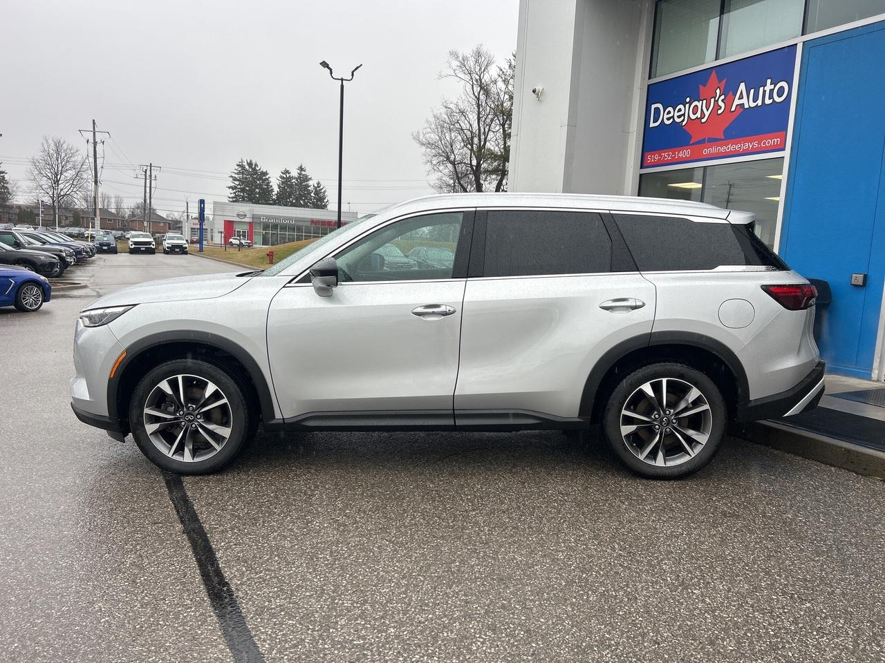 2023 Infiniti QX60 LUXE   Pano Roof   7 Passenger   Clean Carfax Photo