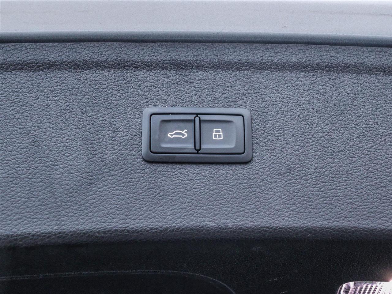 2022 Audi SQ5 3.0 Progressiv LEATHER SUNROOF NAVI Photo