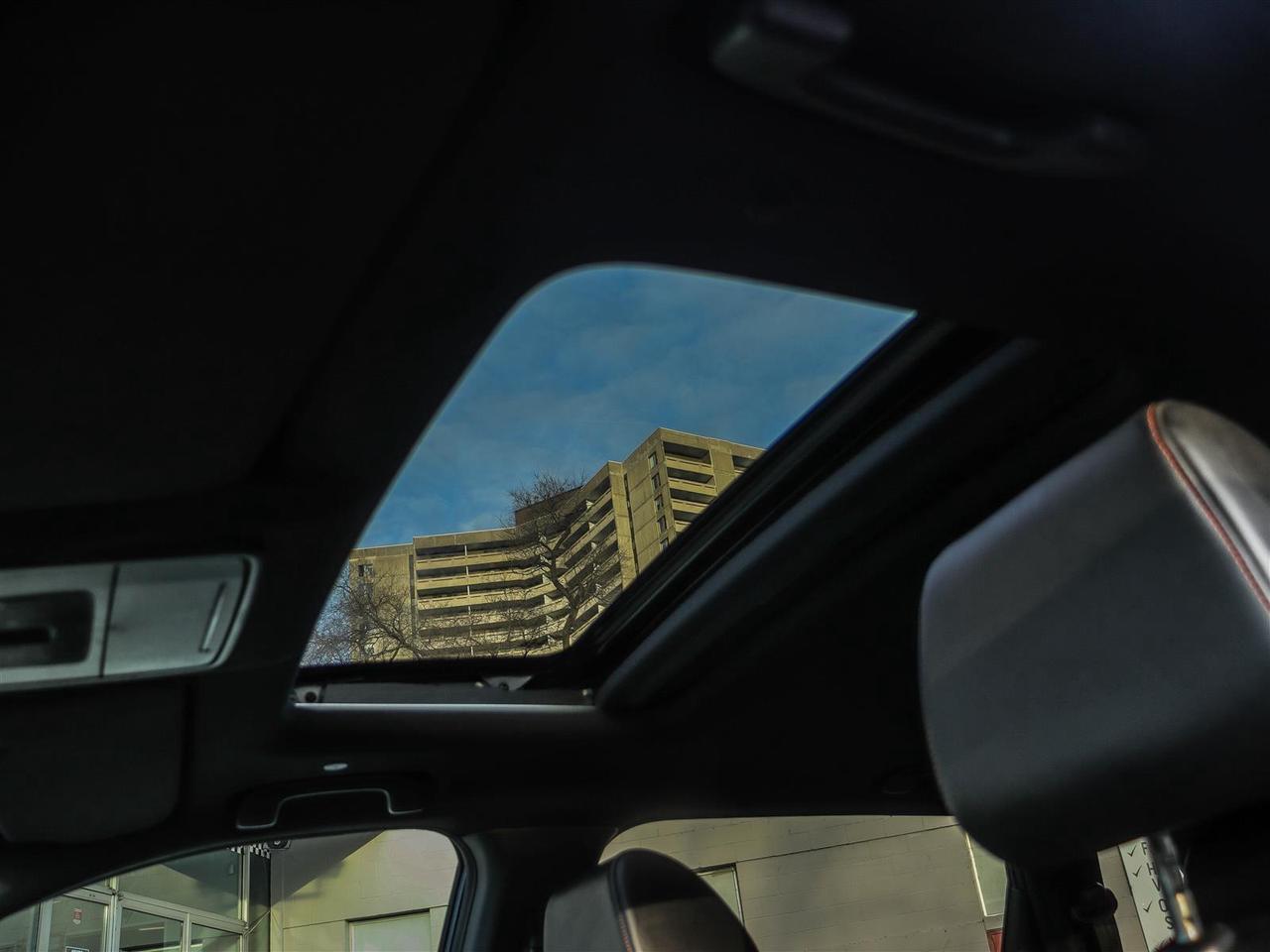 2023 Honda CR-V Hybrid Touring LEATHER NAVI SUNROOF Photo