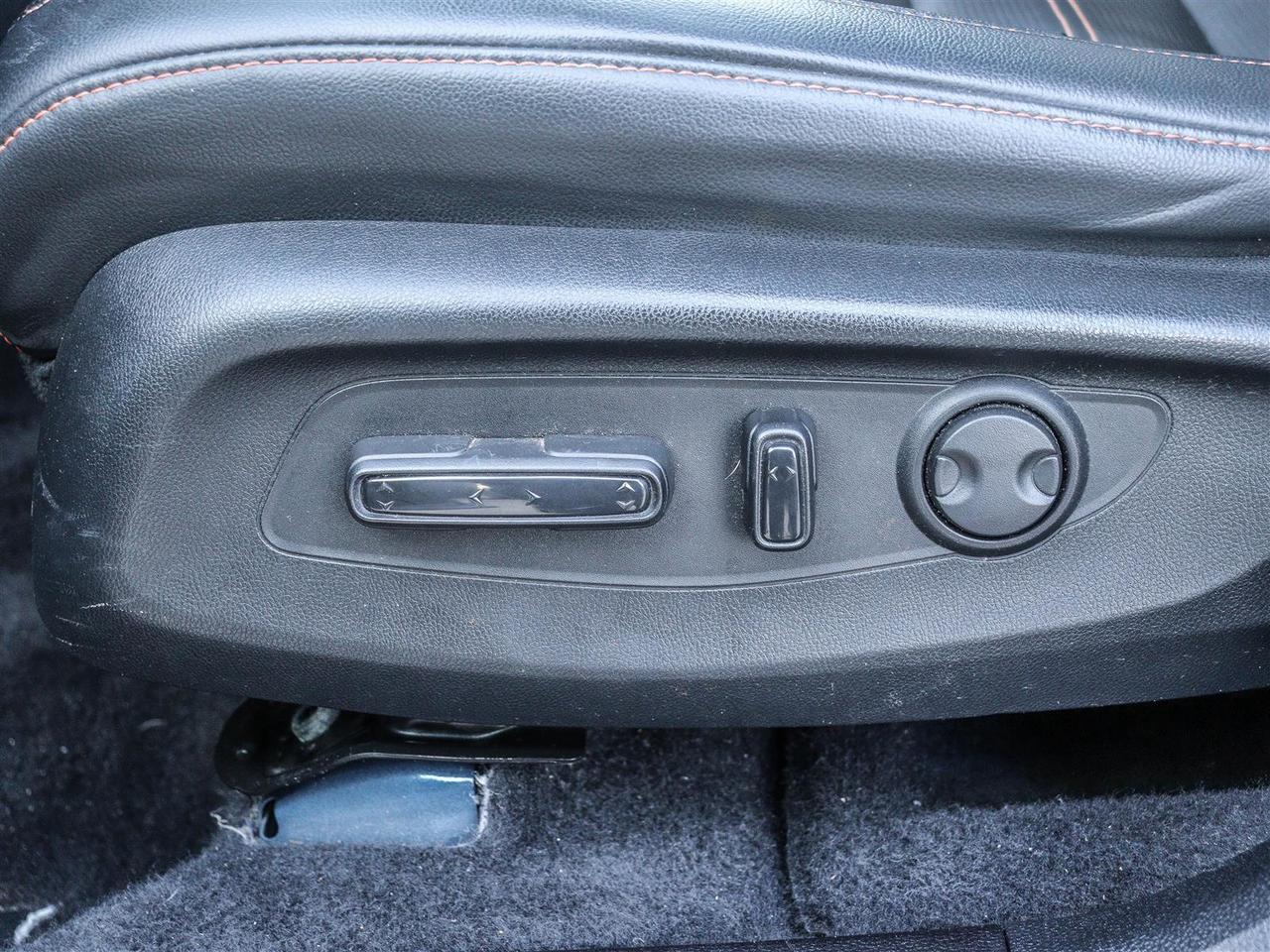 2023 Honda CR-V Hybrid Touring LEATHER NAVI SUNROOF Photo