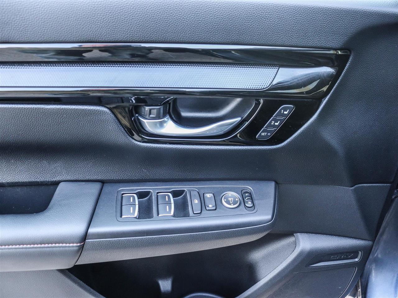 2023 Honda CR-V Hybrid Touring LEATHER NAVI SUNROOF Photo