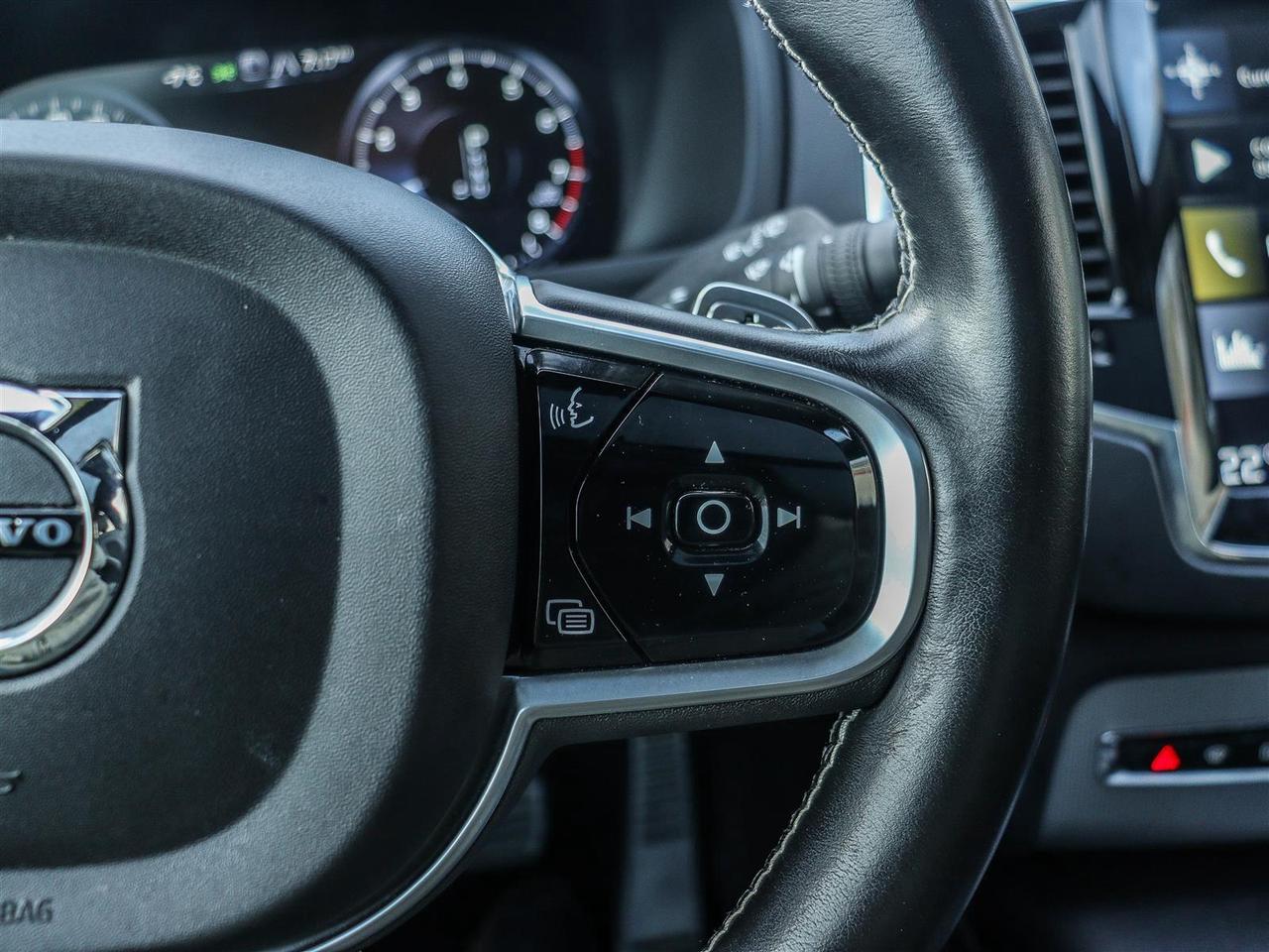 2020 Volvo XC90 T6 R-Design SUNROOF LEATHER NAVI Photo