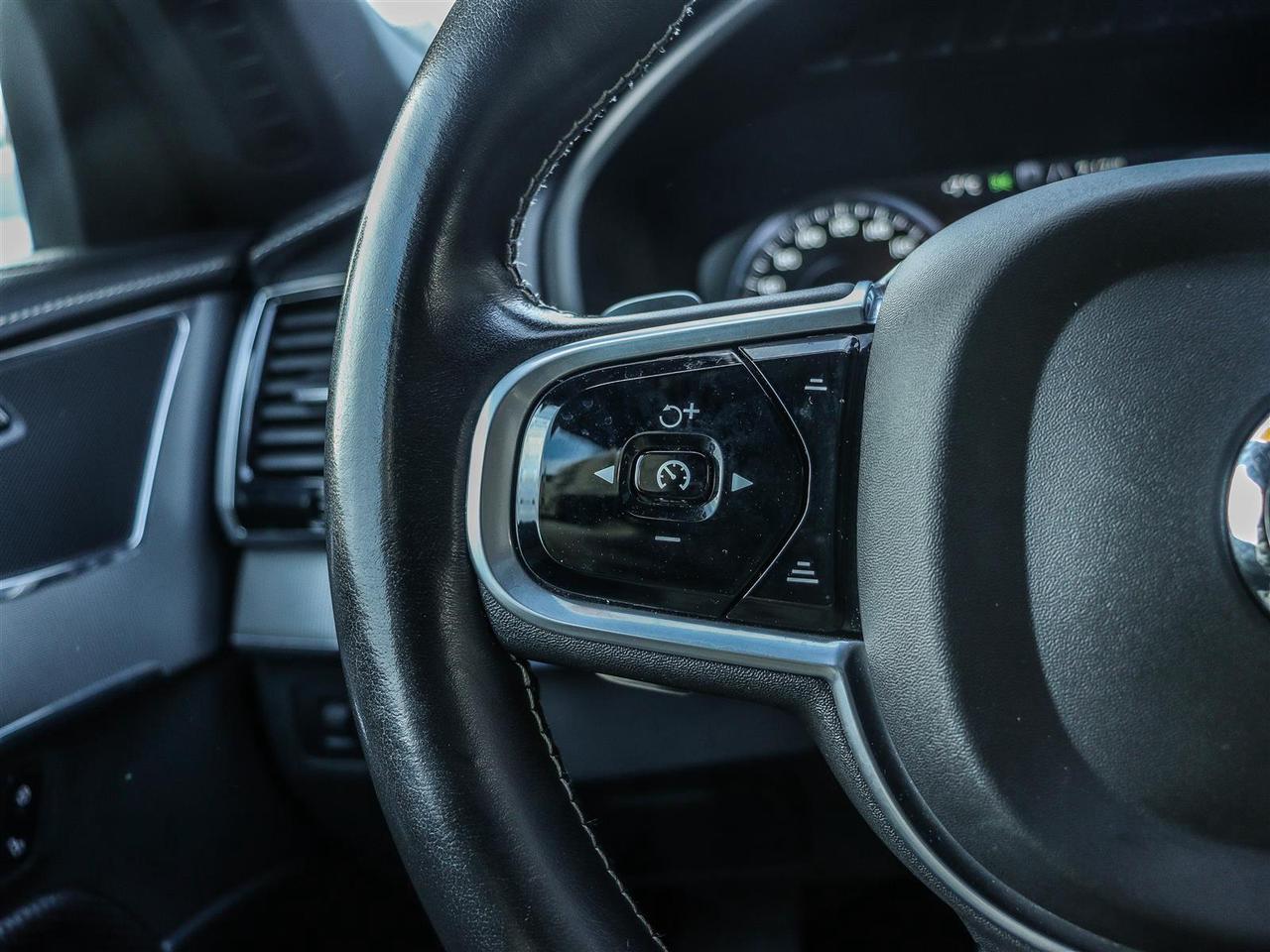 2020 Volvo XC90 T6 R-Design SUNROOF LEATHER NAVI Photo