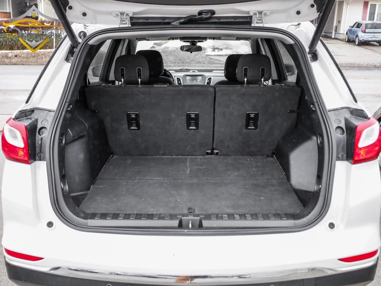 2018 Chevrolet Equinox LT FWD HEATED SEATS CARPLAY Safety Included! Photo