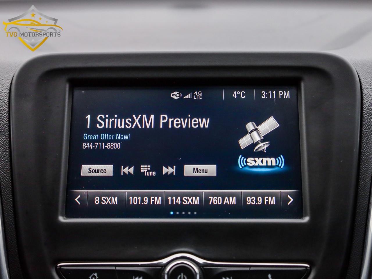 2018 Chevrolet Equinox LT FWD HEATED SEATS CARPLAY Safety Included! Photo