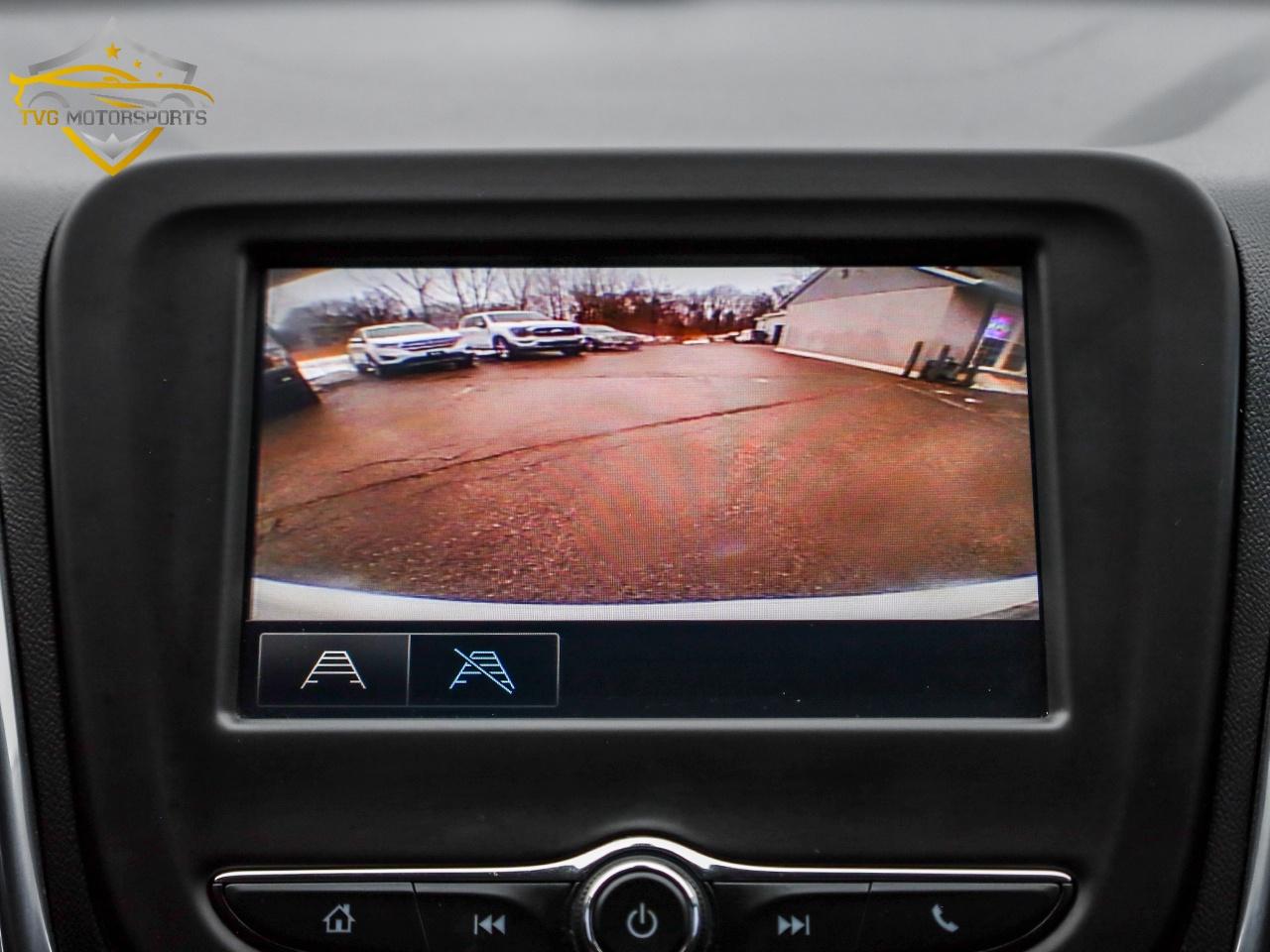 2018 Chevrolet Equinox LT FWD HEATED SEATS CARPLAY Safety Included! Photo