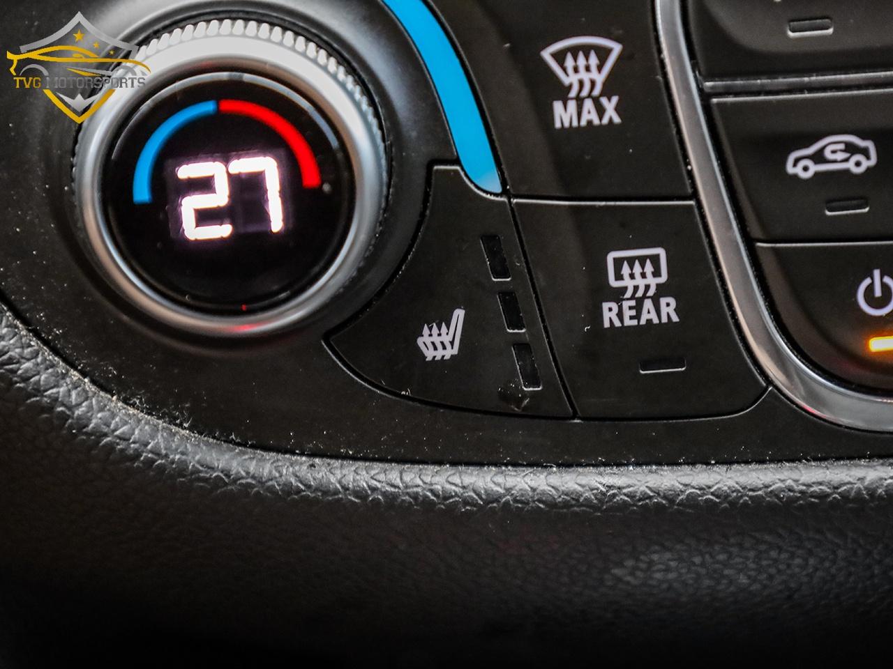 2018 Chevrolet Equinox LT FWD HEATED SEATS CARPLAY Safety Included! Photo