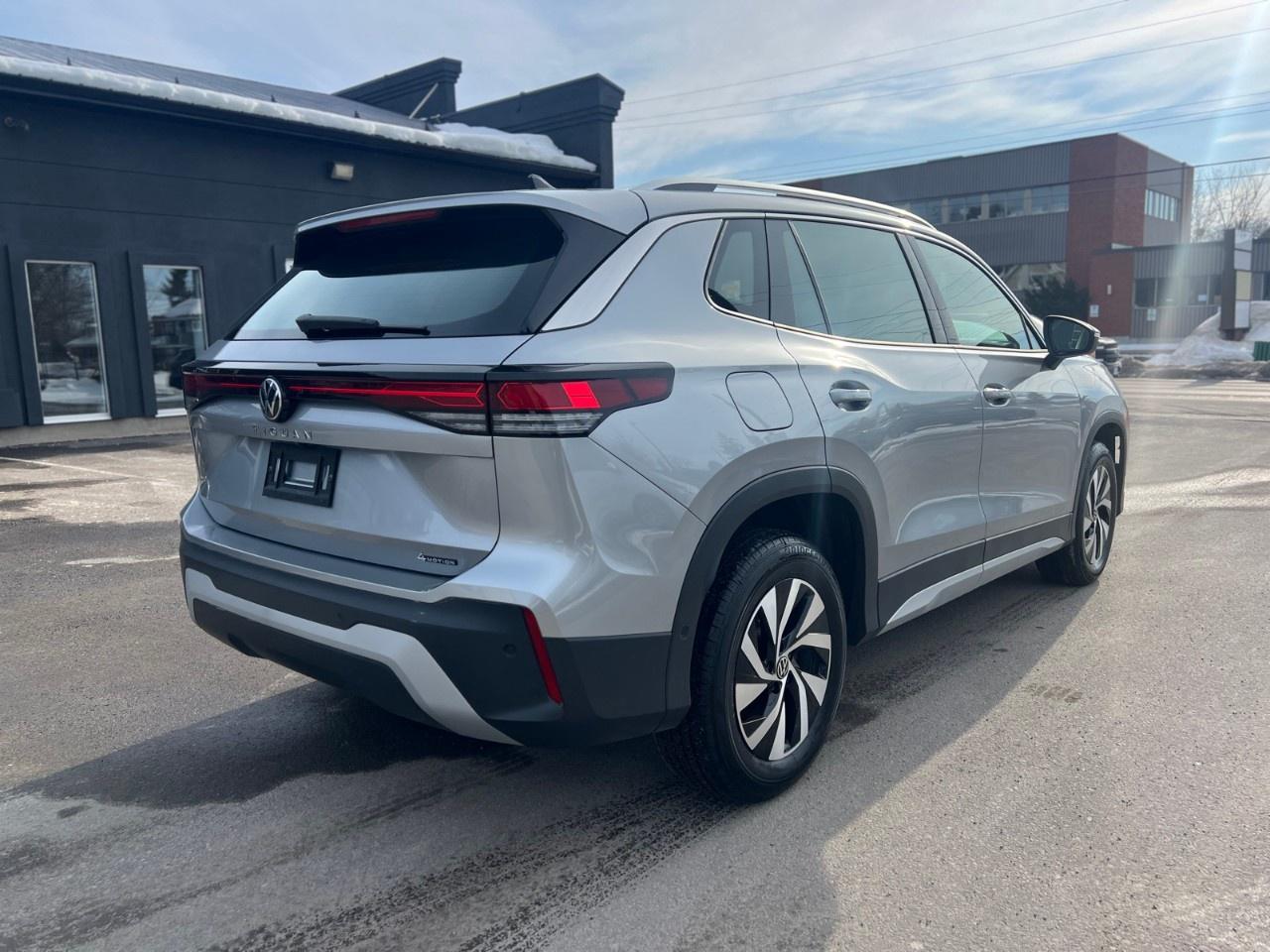 2025 Volkswagen Tiguan Trendline 4Motion Photo4