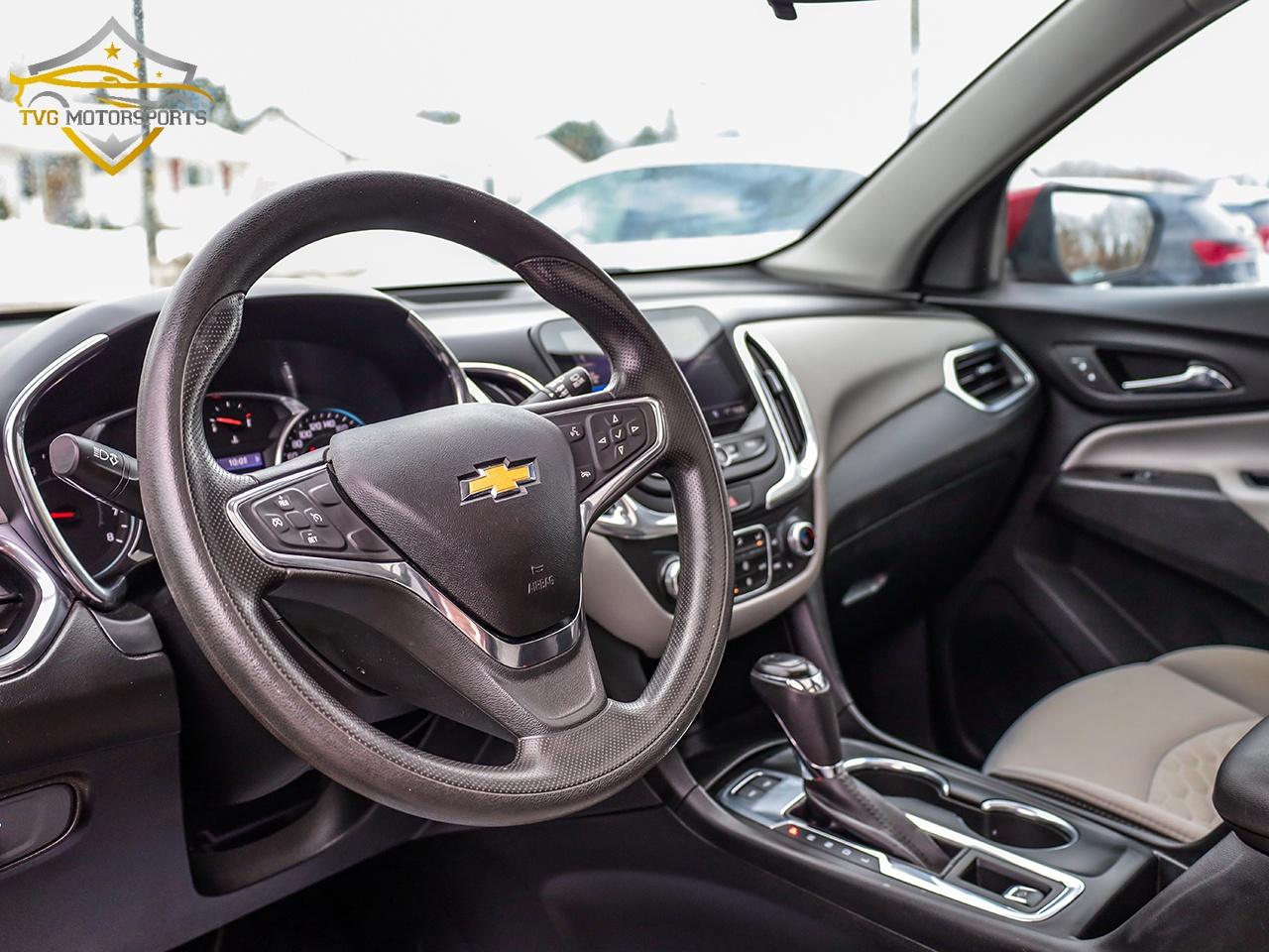 2019 Chevrolet Equinox AWD 4DR LT W/2LT Photo2