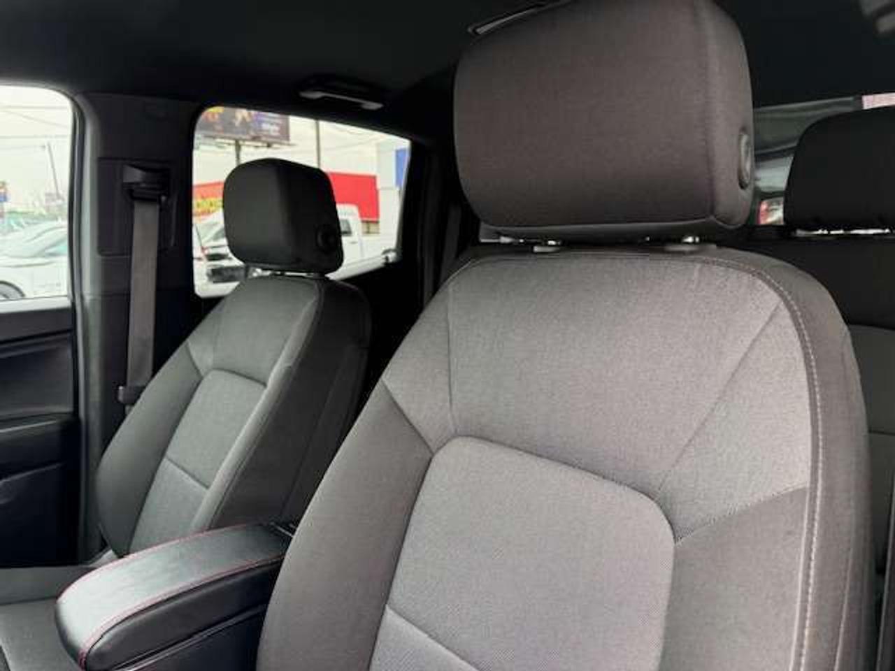 2024 Chevrolet Colorado 4WD Crew Cab WT Photo