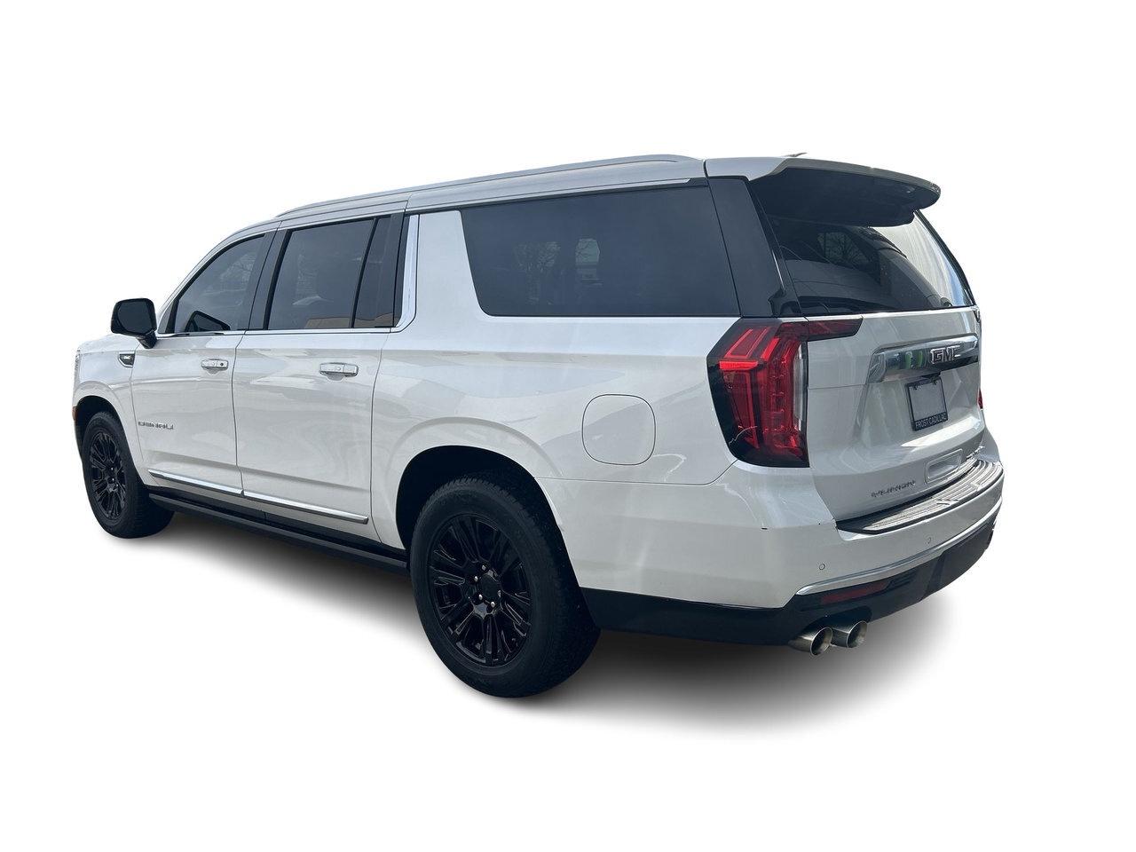 2021 GMC Yukon XL Denali Denali Reserve Rear Screens Power Running B Photo