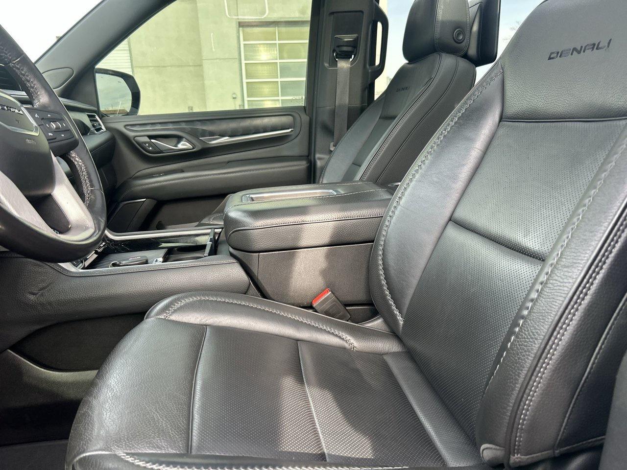 2021 GMC Yukon XL Denali Denali Reserve Rear Screens Power Running B Photo