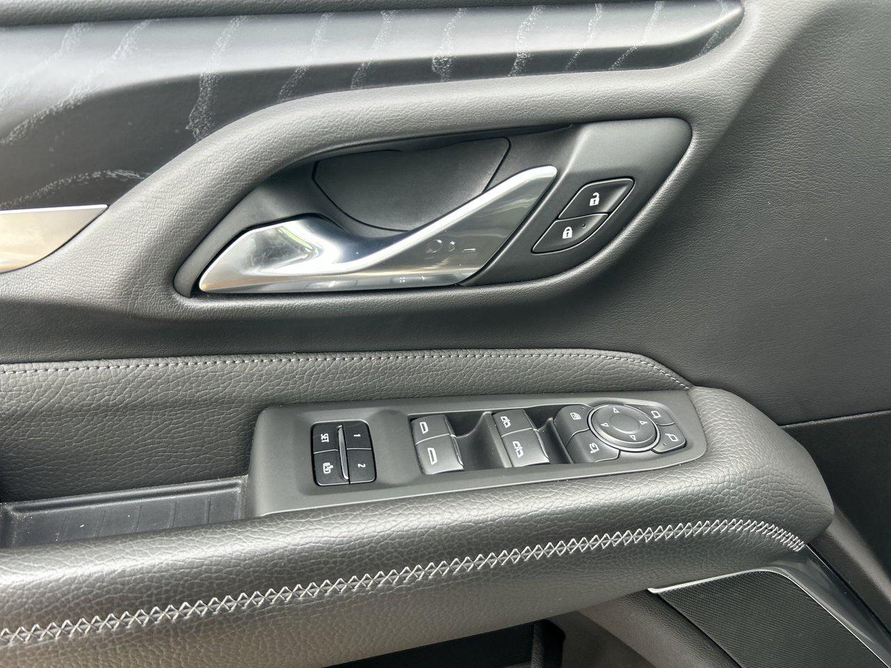 2021 GMC Yukon XL Denali Denali Reserve Rear Screens Power Running B Photo