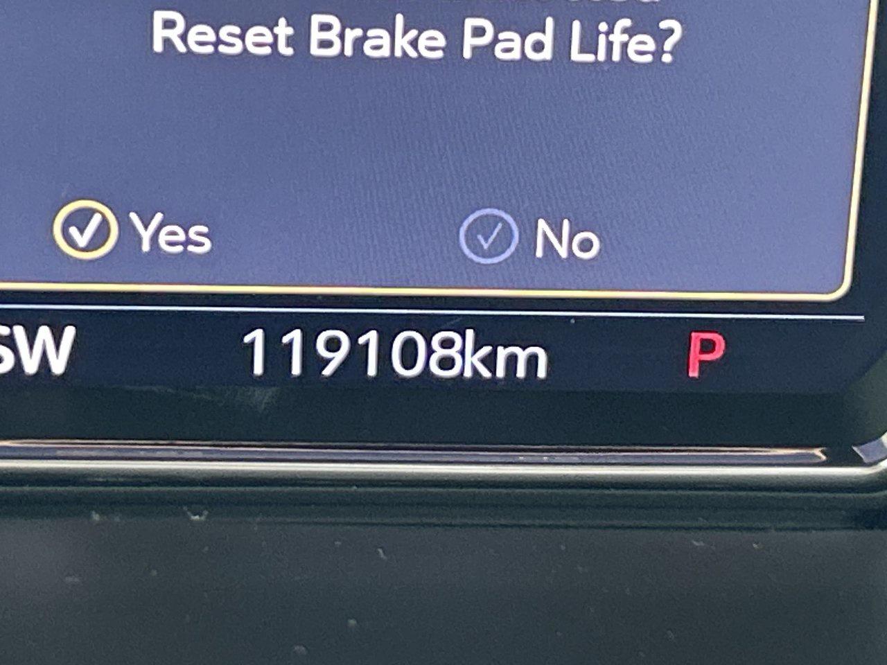 2021 GMC Yukon XL Denali Denali Reserve Rear Screens Power Running B Photo