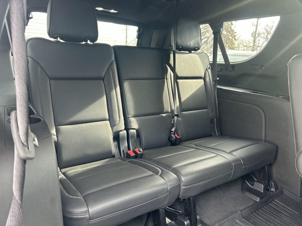 2021 GMC Yukon XL Denali Denali Reserve Rear Screens Power Running B Photo