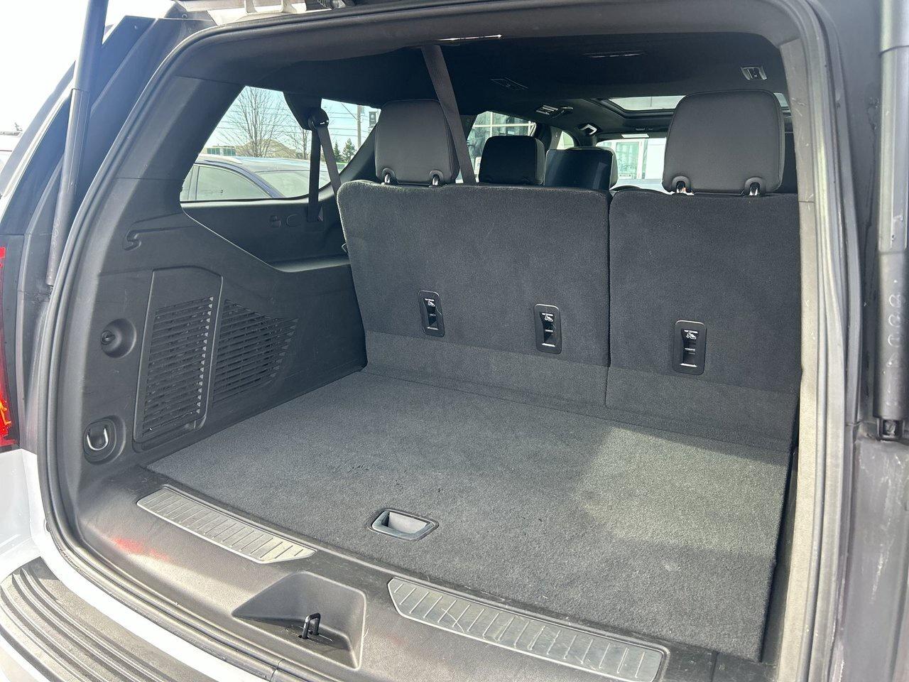 2021 GMC Yukon XL Denali Denali Reserve Rear Screens Power Running B Photo