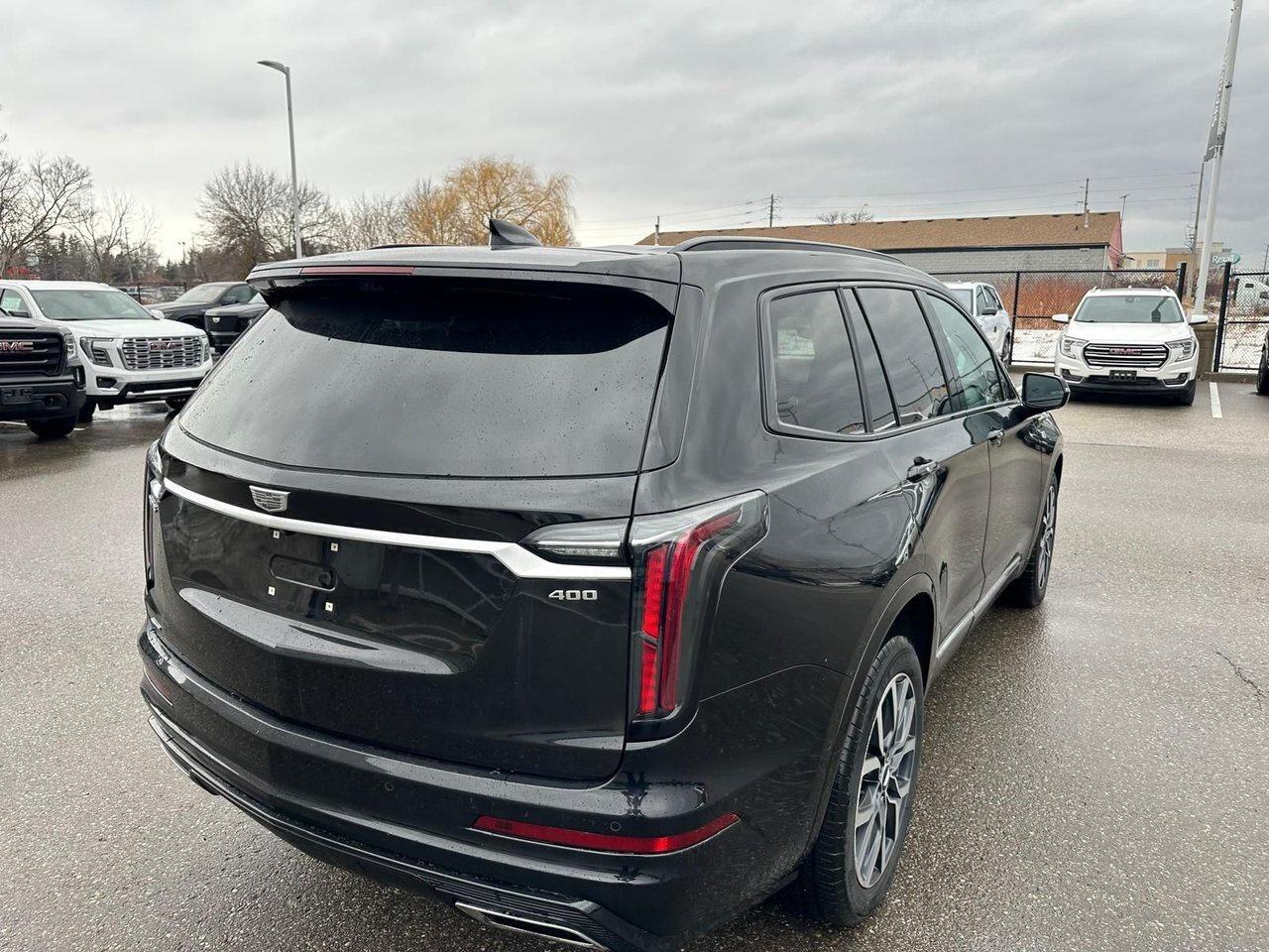 2022 Cadillac XT6 Sport Low KM 360 Camera Captain Chairs Navigation Photo3