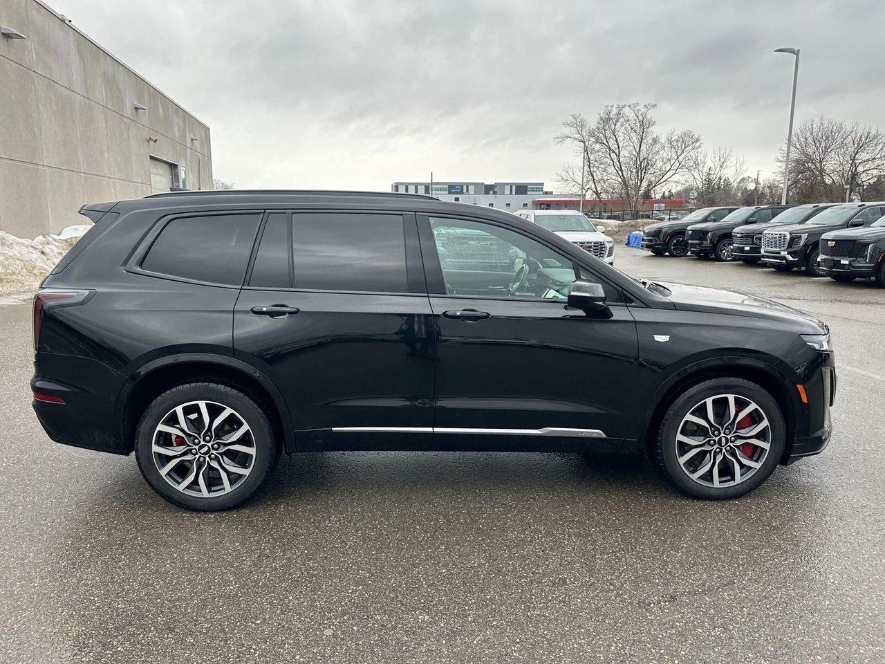 2022 Cadillac XT6 Sport Low KM 360 Camera Captain Chairs Navigation Photo