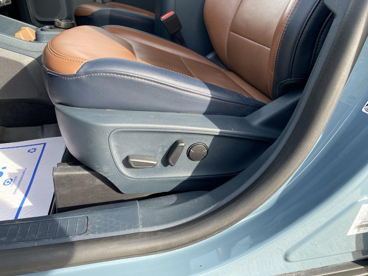 2023 Ford Maverick Lariat Photo