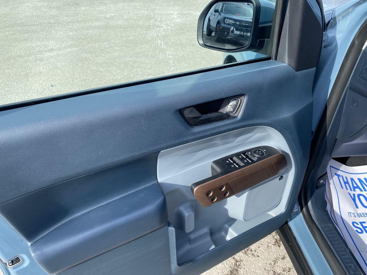 2023 Ford Maverick Lariat Photo