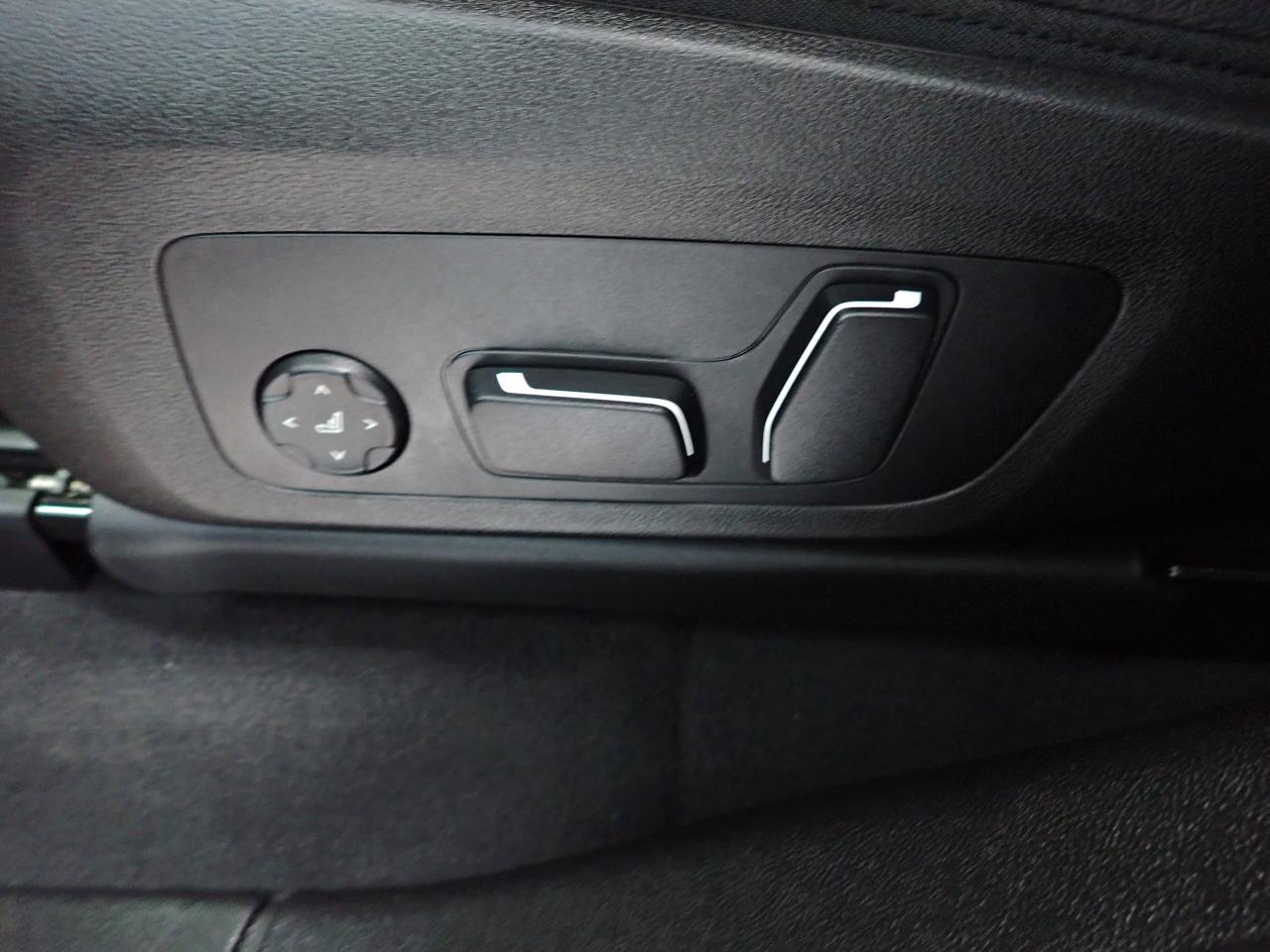 2025 BMW X4 xDrive30i AWD LEATHER NAVI SUNROOF Photo