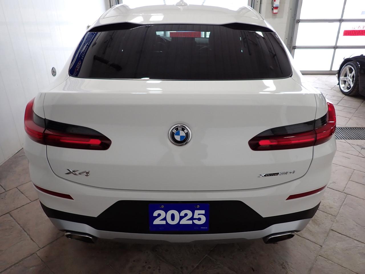2025 BMW X4 xDrive30i AWD LEATHER NAVI SUNROOF Photo