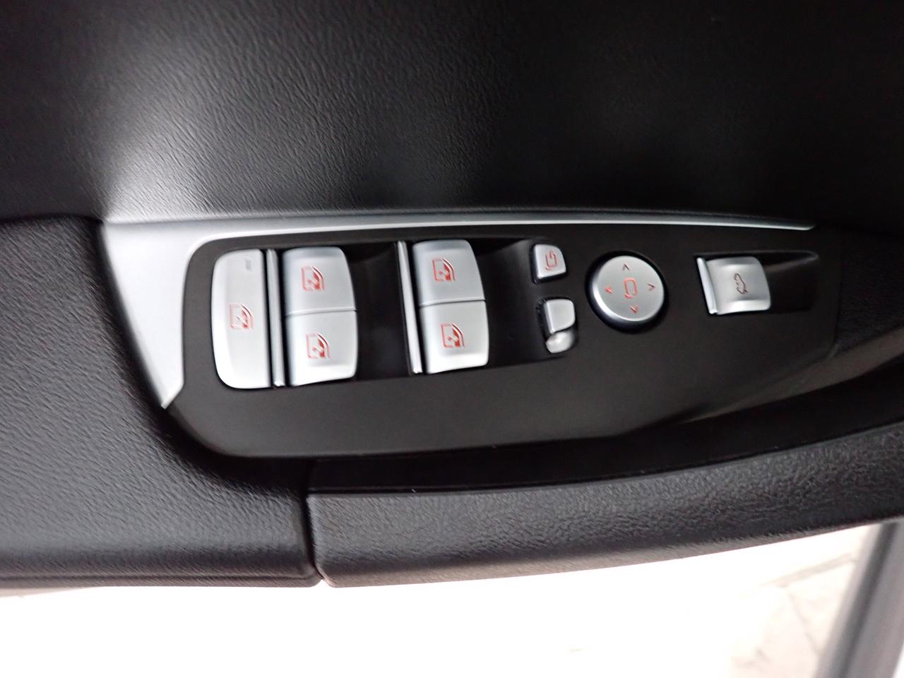 2025 BMW X4 xDrive30i AWD LEATHER NAVI SUNROOF Photo