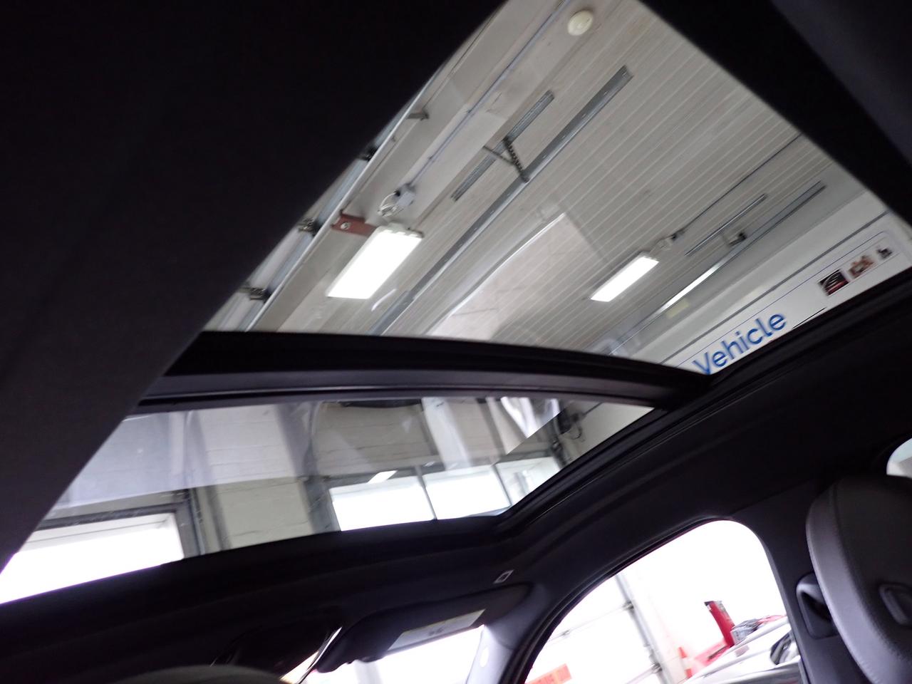 2025 BMW X4 xDrive30i AWD LEATHER NAVI SUNROOF Photo