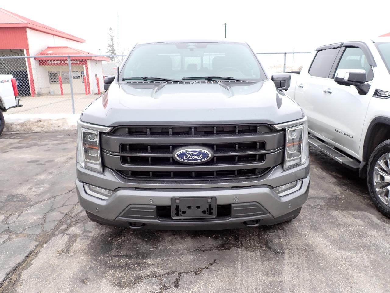 2022 Ford F-150 LARIAT SUPERCREW 5.5 BOX 4WD Photo