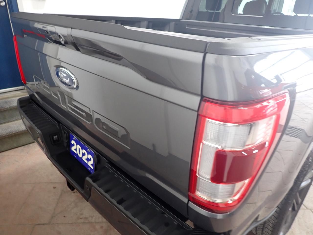2022 Ford F-150 LARIAT SUPERCREW LEATHER NAVI SUNROOF 5.0L V8 5.5 BOX 4WD Photo