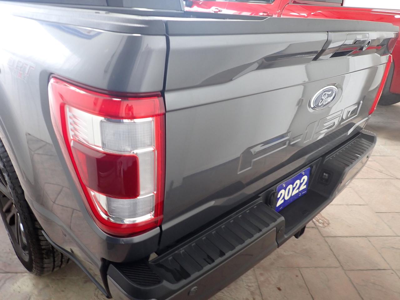 2022 Ford F-150 LARIAT SUPERCREW LEATHER NAVI SUNROOF 5.0L V8 5.5 BOX 4WD Photo