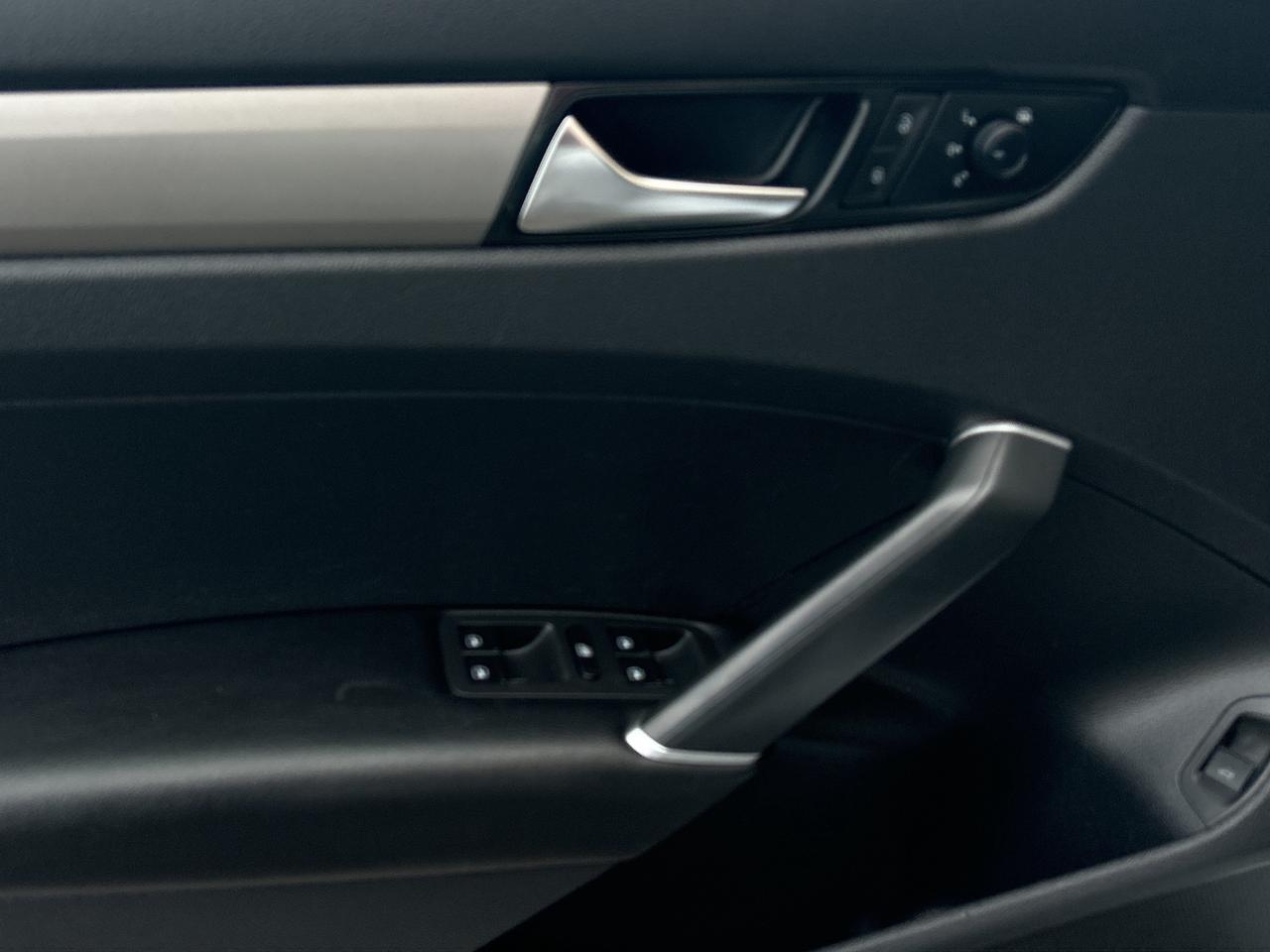 2020 Volkswagen Passat Comfortline BACUP CAM,HEATED SEATS *BELLEVILLE** Photo