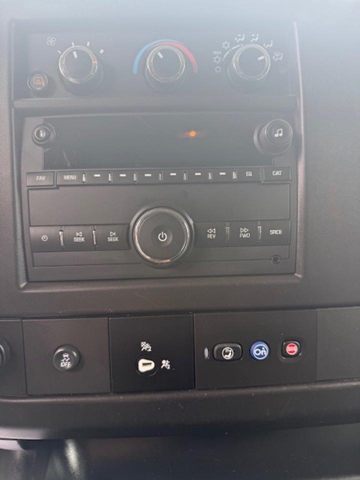 2023 Chevrolet Express No Windows, Extended van Photo4