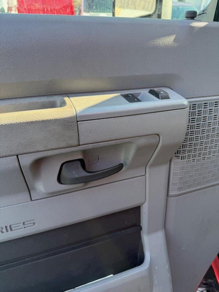 2017 Ford E-450 E-450 RH44D Boom Truck Photo