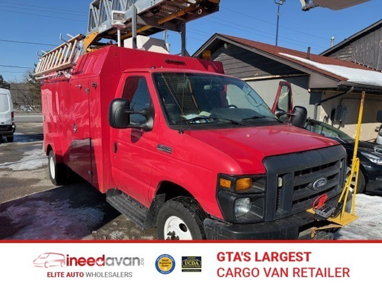 2017 Ford E-450 $5,000 SERVICE CREDIT INCLUDED. Certified. Photo0