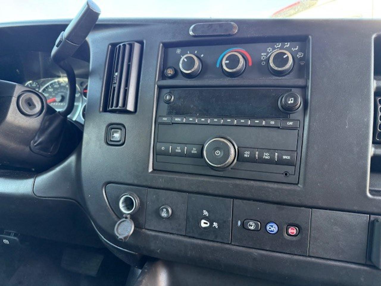 2023 Chevrolet Express 16,000 Kms from new. 5.99% rates.  NO WINDOWS!! Photo4