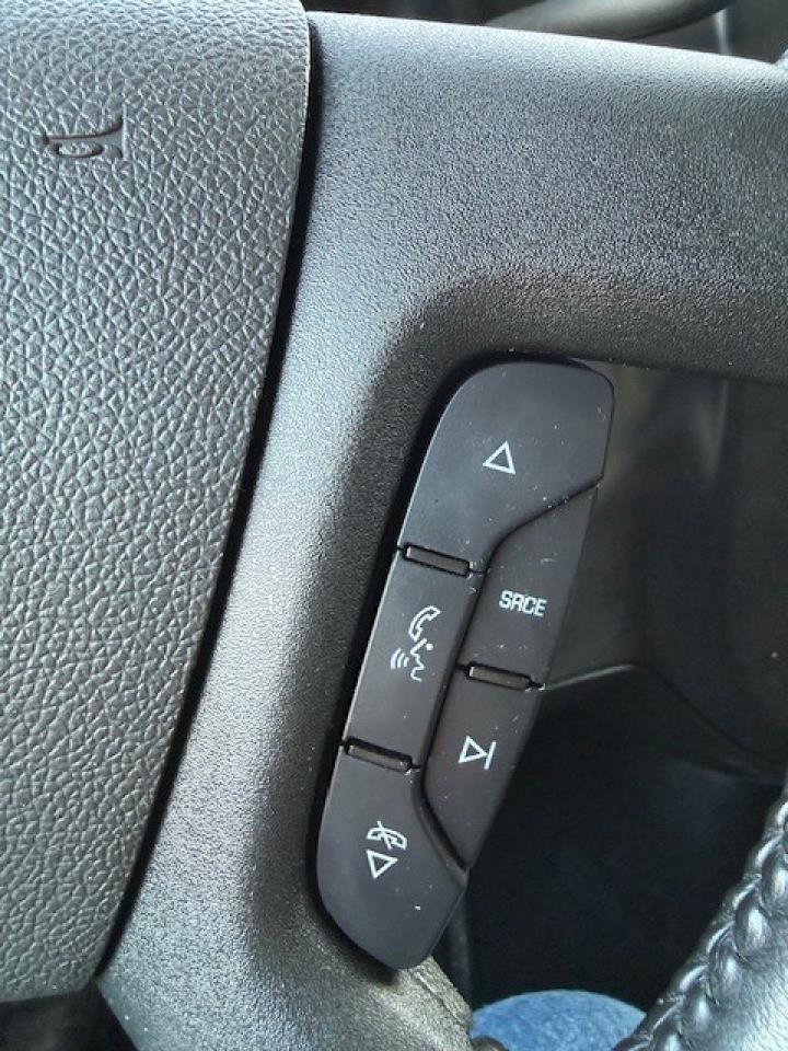 2023 Chevrolet Express 16,000 Kms from new. 5.99% rates.  NO WINDOWS!! Photo