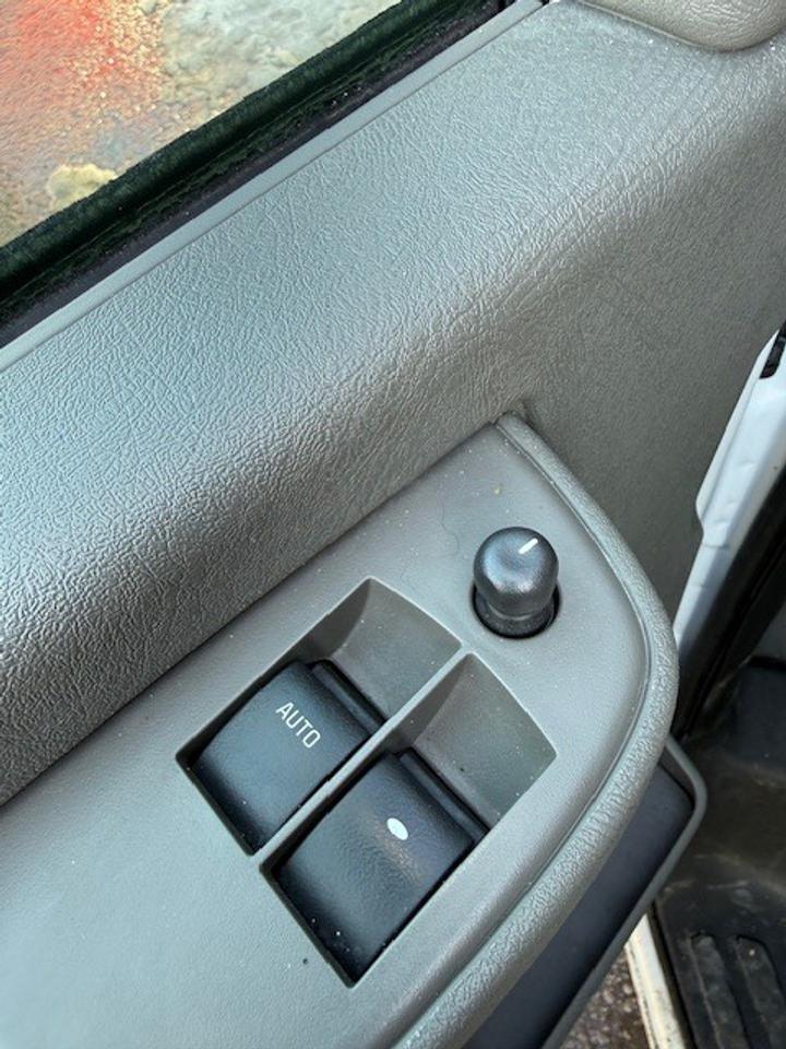 2023 Chevrolet Express 16,000 Kms from new. 5.99% rates.  NO WINDOWS!! Photo