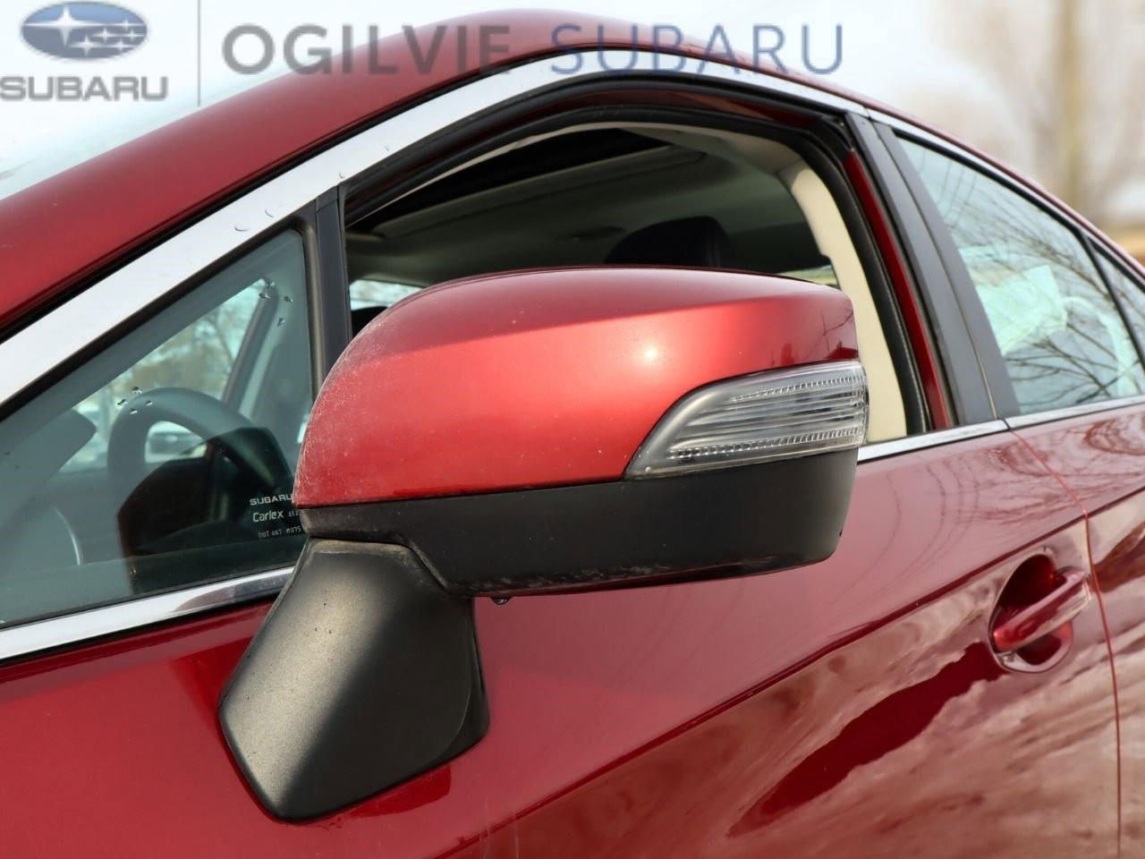 2016 Subaru Legacy 2.5i Limited Package w/Tech Pkg (CVT 4dr All-Wheel Drive Sedan Photo