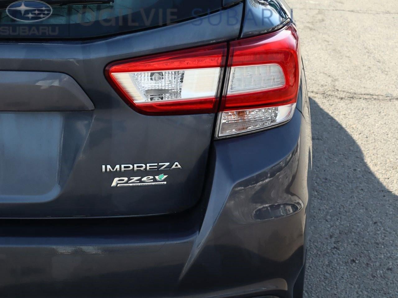 2017 Subaru Impreza Touring (CVT) 4dr Hatchback Photo