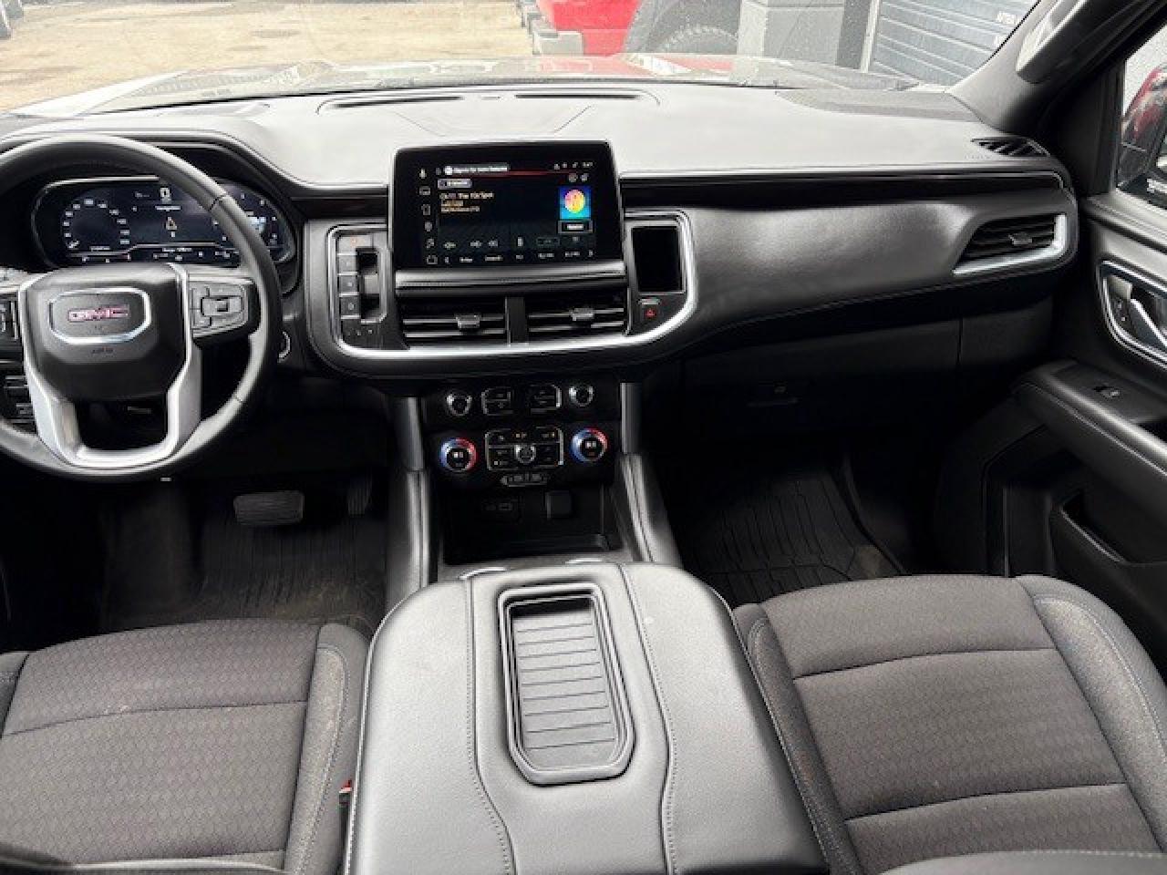 2024 GMC Yukon 4WD SLE,  8 PASSENGER, APPLE CAR PLAY, DIESEL!! Photo