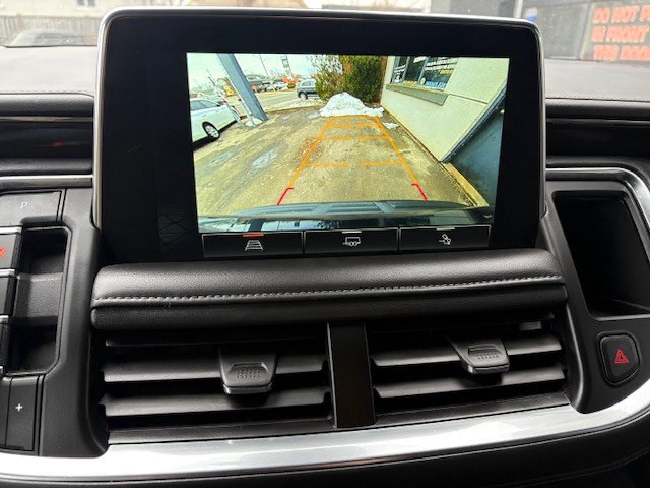 2024 GMC Yukon 4WD SLE,  8 PASSENGER, APPLE CAR PLAY, DIESEL!! Photo