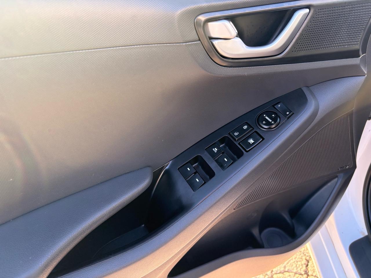 2017 Hyundai Ioniq Electric 5dr HB Limited, Low Mileage Photo