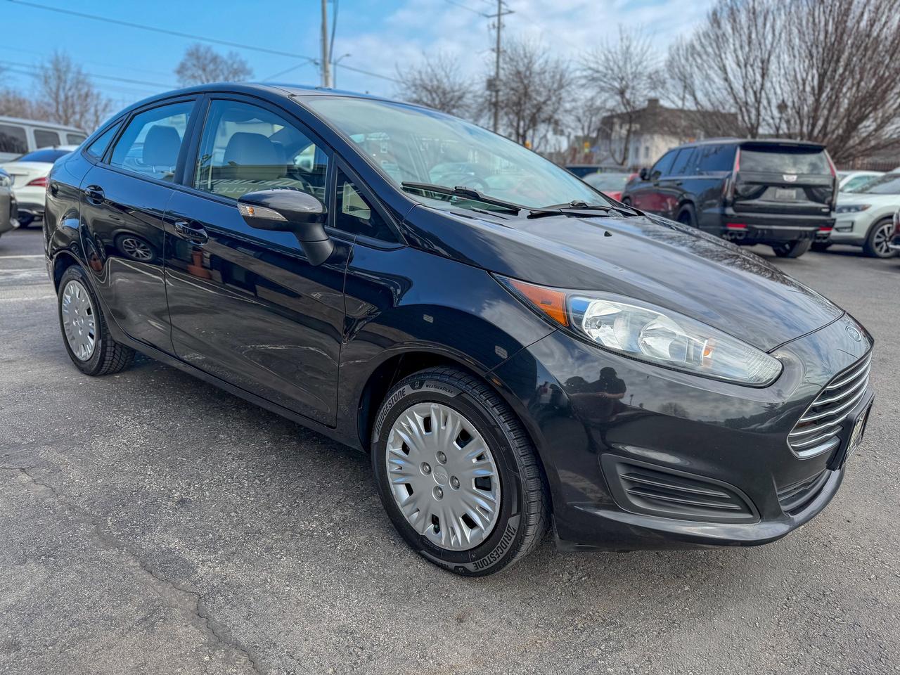 2014 Ford Fiesta SE/LOW KM/BLUETOOTH/HEATED SEATS/FUEL EFFICIENT Photo