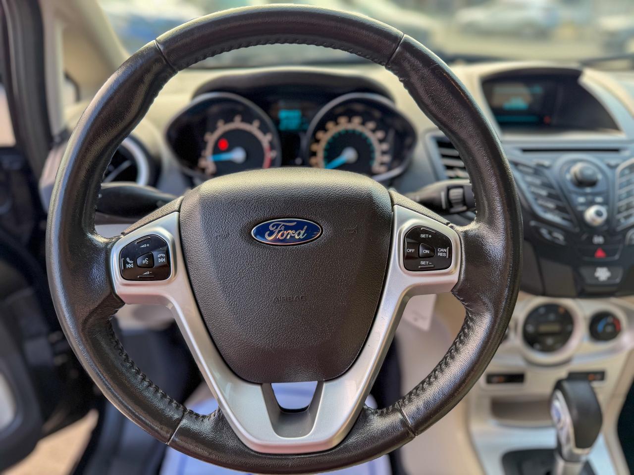 2014 Ford Fiesta SE/LOW KM/BLUETOOTH/HEATED SEATS/FUEL EFFICIENT Photo