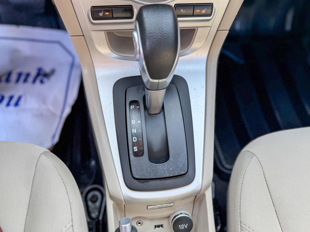 2014 Ford Fiesta SE/LOW KM/BLUETOOTH/HEATED SEATS/FUEL EFFICIENT Photo