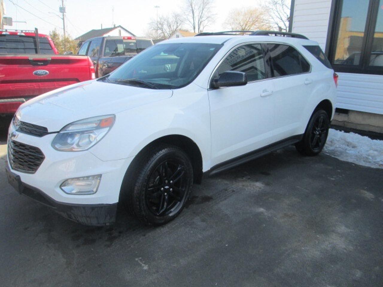 2017 Chevrolet Equinox FWD 4dr LT w-1LT, Leather, Back Up Camera Photo