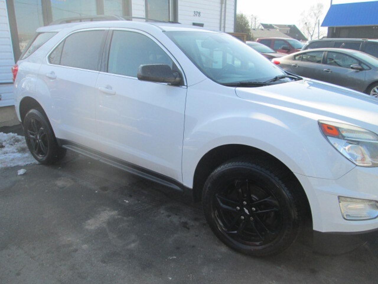 2017 Chevrolet Equinox FWD 4dr LT w-1LT, Leather, Back Up Camera Photo