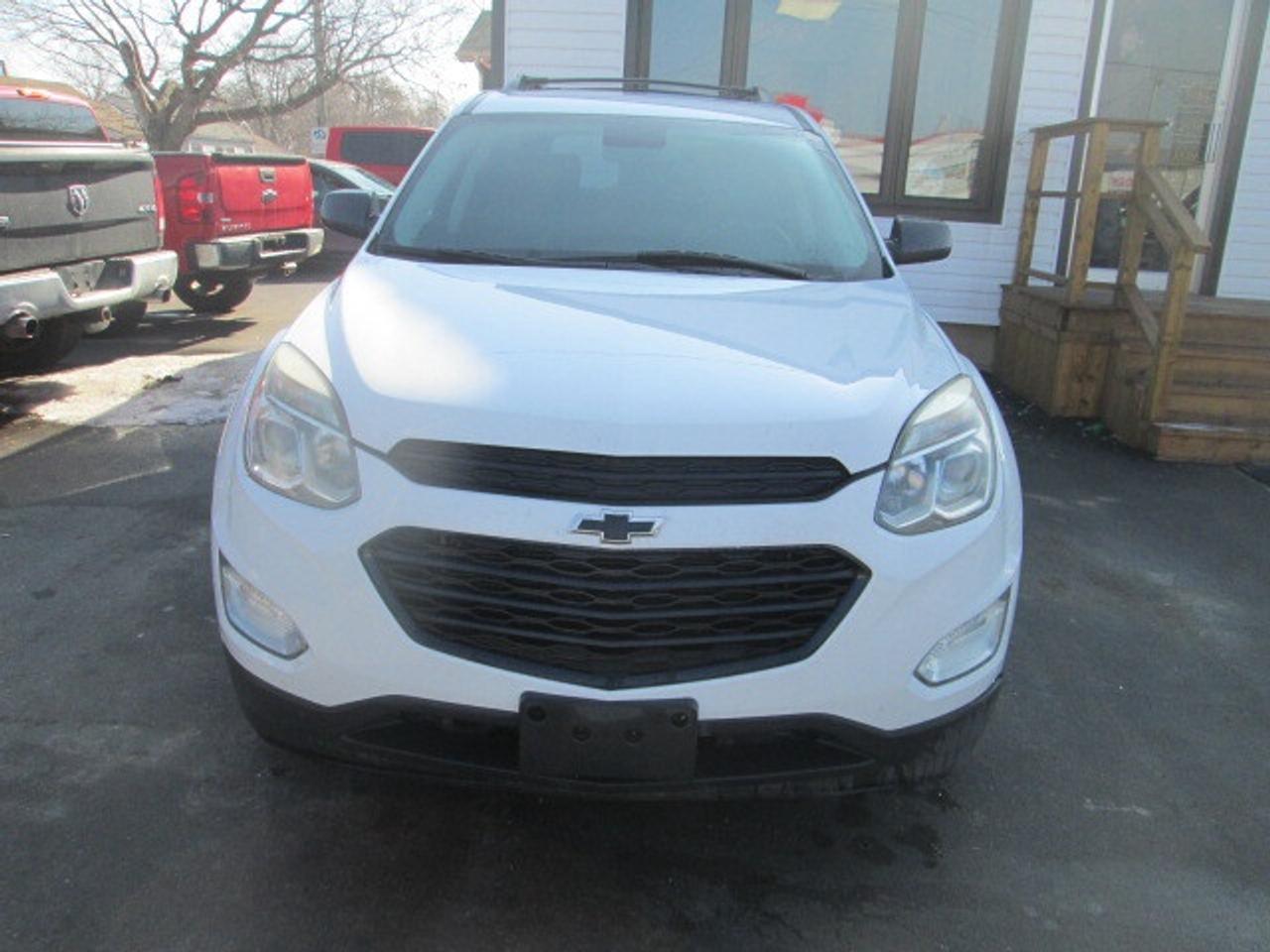 2017 Chevrolet Equinox FWD 4dr LT w-1LT, Leather, Back Up Camera Photo