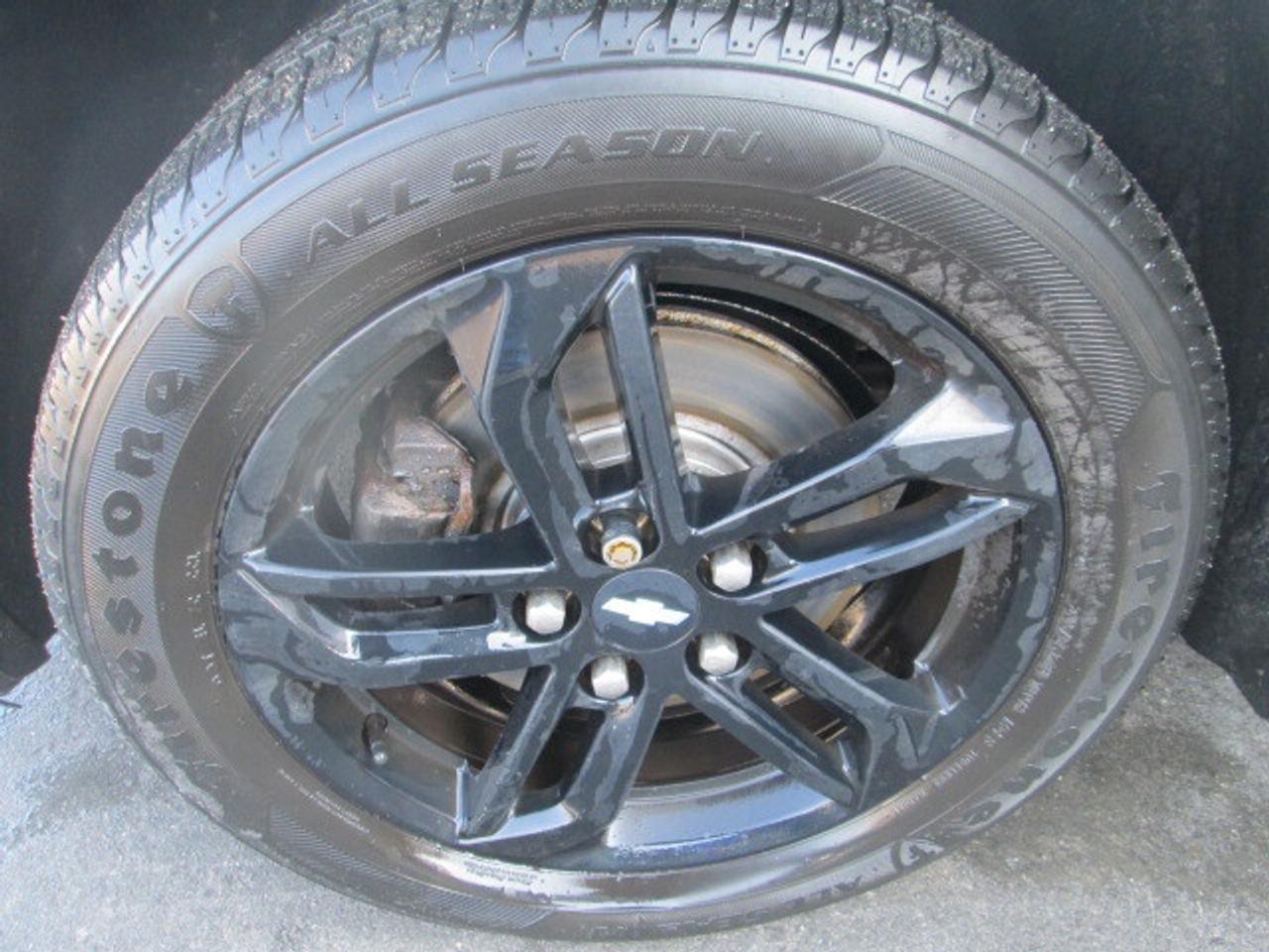 2017 Chevrolet Equinox FWD 4dr LT w-1LT, Leather, Back Up Camera Photo